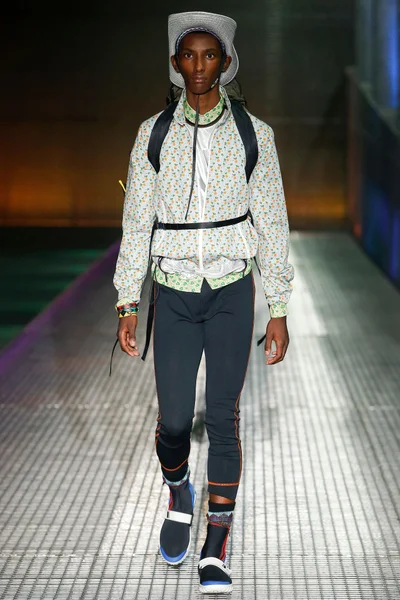 Look 9